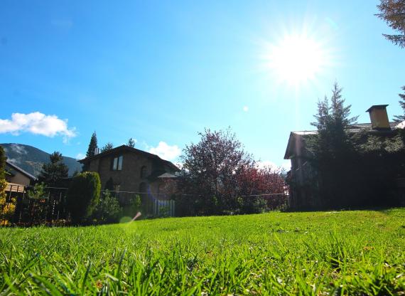 Large flat garden